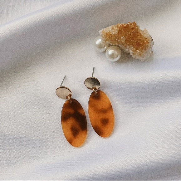 💕LAST ONE Acrylic Oval Earrings - Picture 3 of 5